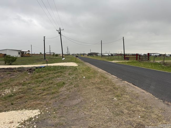 450 County Road 679, House other with 3 bedrooms, 2 bathrooms and null parking in Natalia TX | Image 21