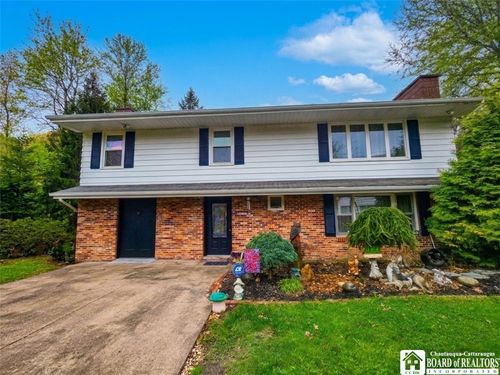 79 Little Gilbert Ln, Bradford, PA, 16701-2553 | Card Image