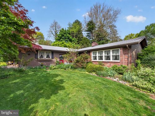 1 Upton Ln, YARDLEY, PA, 19067-2709 | Card Image