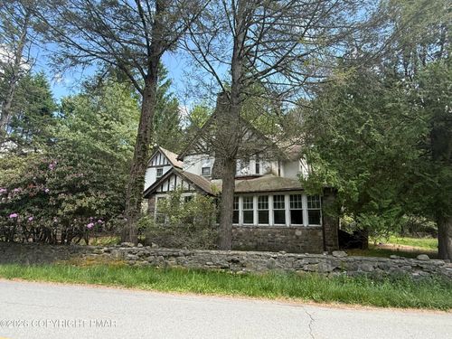 33 Knox St, Mount Pocono, PA, 18344-1405 | Card Image