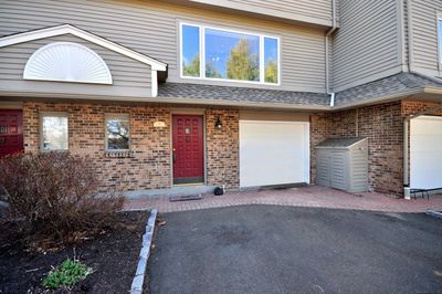 APT-2 - 882 N Colony Road, Condo with 2 bedrooms, 2 bathrooms and 2 parking in Meriden CT | Image 2