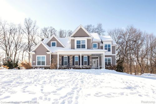 9522 Chalfonte Dr, Brighton, MI, 48116-8443 | Card Image