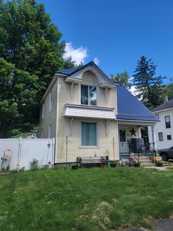 Prospect St, Sturgis, MI 49091