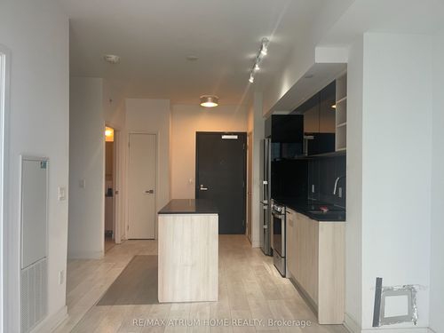 919-31 Tippett Rd, Toronto, ON, M3H0C8 | Card Image
