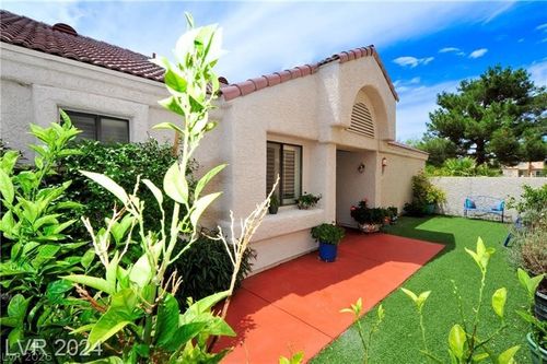 7268 Drifting River Ct, Las Vegas, NV, 89149-6433 | Card Image