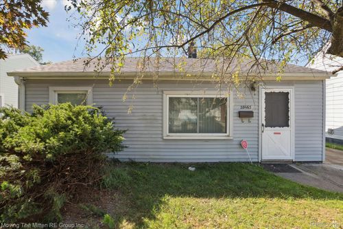 28663 Birchlawn St, Garden City, MI, 48135-2424 | Card Image