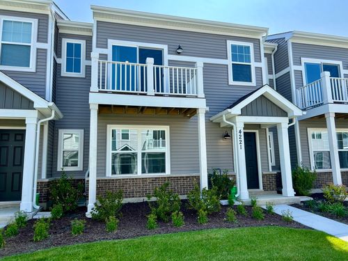 4221 Chelsea Manor Cir, Aurora, IL, 60504-3268 | Card Image