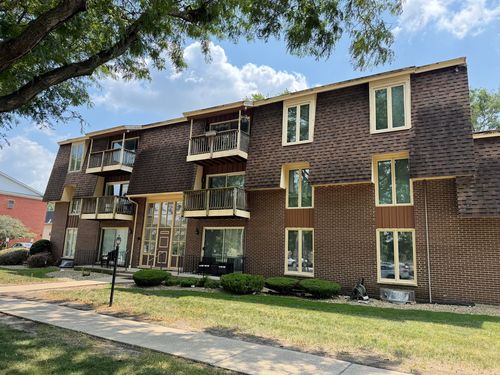 304-5721 W 103rd Street, Oak Lawn, IL, 60453 | Card Image