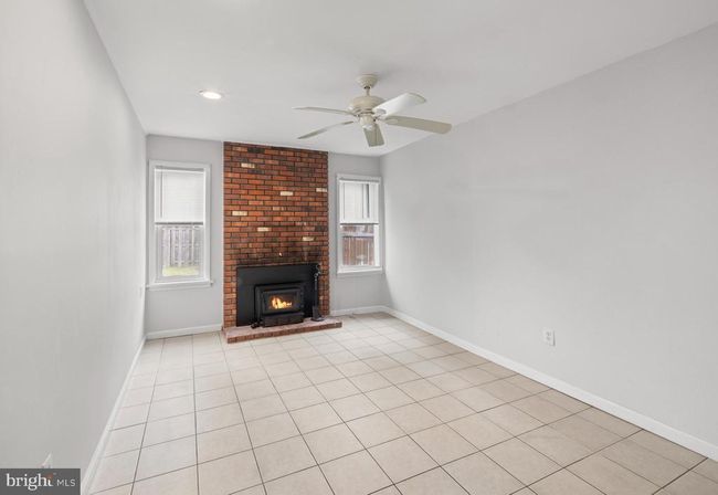 37 Hamilton St, Townhouse with 3 bedrooms, 3 bathrooms and null parking in SWEDESBORO NJ | Image 6