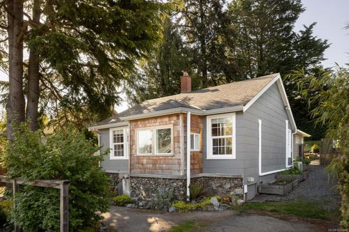 1227 Lockley Rd, Esquimalt, BC, V9A4S9 | Card Image