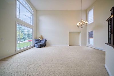 132 Evergreen Close Sw, House other with 5 bedrooms, 4 bathrooms and 4 parking in Calgary AB | Image 2