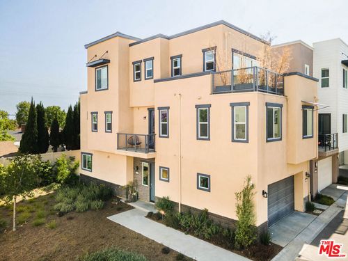 587 Daniel Freeman Cir, Inglewood, CA, 90301 | Card Image