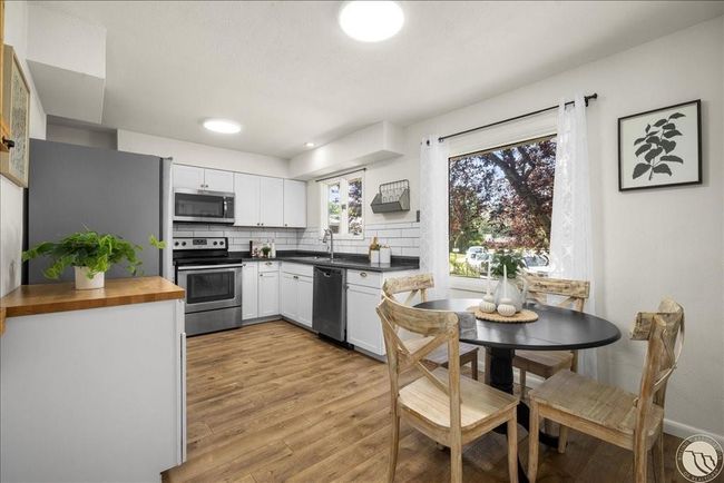 Dining Area/Kitchen | Image 5