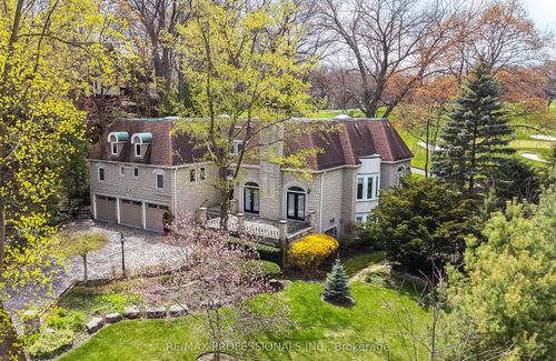 6A Edenbrook Hill, Etobicoke, ON, M9A3Z6 | Card Image
