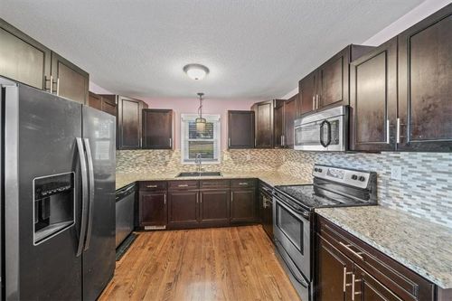 3219 Vest Ave, Independence, MO, 64055-2931 | Card Image