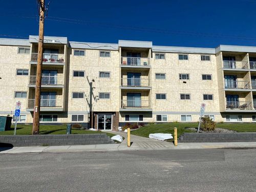 411-8601 22 Ave, Coleman, AB, T0K0M0 | Card Image