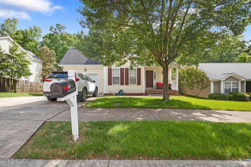 401 Holly Thorn Trce, Holly Springs, NC, 27540-7560 | Card Image