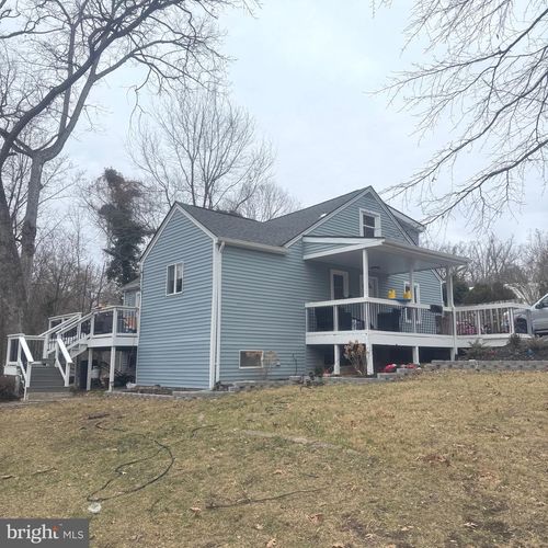 3170 Oakmont Ave, TRIANGLE, VA, 22172-2413 | Card Image