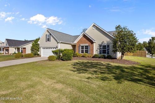 102 Blackheath Dr, New Bern, NC, 28560-8947 | Card Image