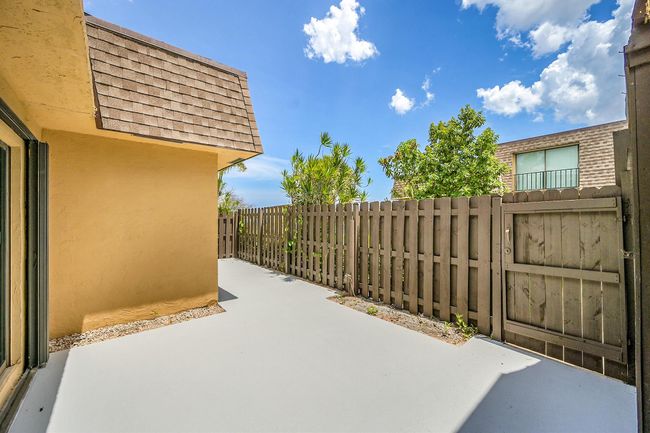 1204 Waterview Cir, Condo with 3 bedrooms, 3 bathrooms and null parking in Palm Springs FL | Image 24