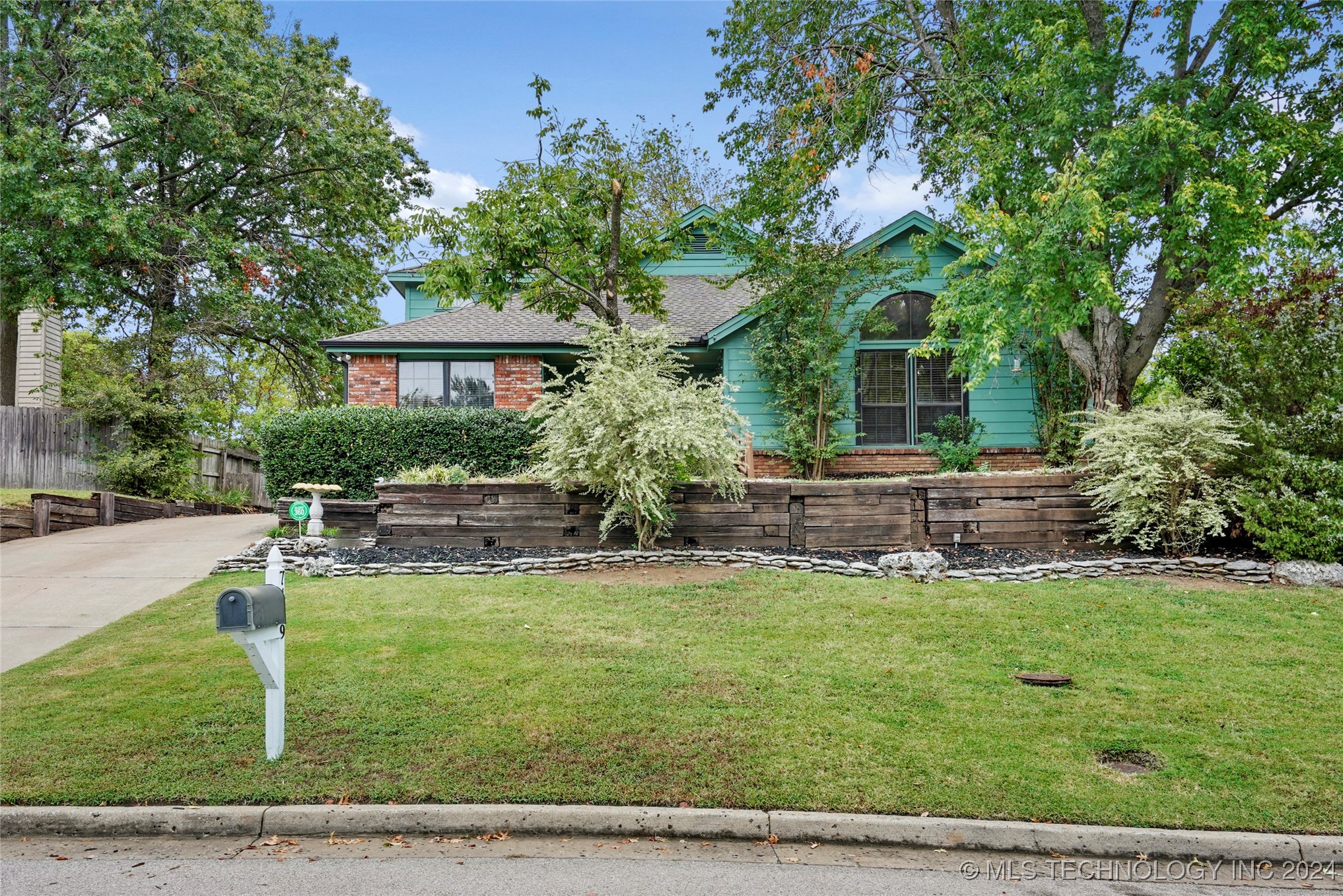 Maplewood Ave, Tulsa, OK 74136