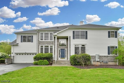 14 Bovensiepen Ct, Roseland, NJ, 07068-1126 | Card Image