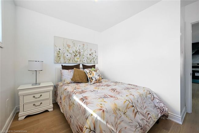 812 10 Th Ave, House other with 5 bedrooms, 2 bathrooms and 5 parking in Hamilton ON | Image 24