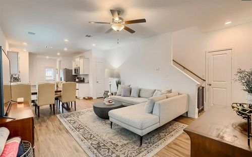 198 George Neggan Ln, Bastrop, TX, 78602-2082 | Card Image