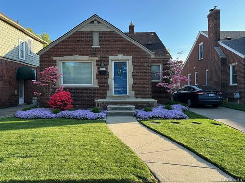 15289 Cleveland Ave, Allen Park, MI, 48101-2047 | Card Image