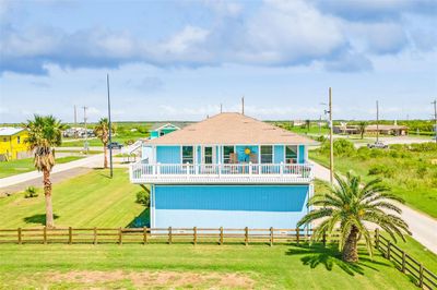 966 Mr G, House other with 2 bedrooms, 1 bathrooms and null parking in Crystal Beach TX | Image 3