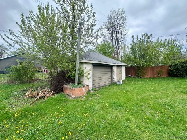 1 1 St St, House other with 3 bedrooms, 1 bathrooms and null parking in Yale MI | Image 32