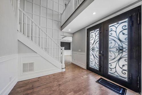 141 New Wilmot Rd, Scarsdale, NY, 10583-6148 | Card Image