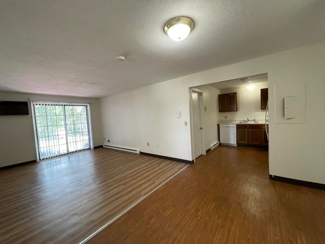 APT-22 - 11 Railroad Ave, Condo with 2 bedrooms, 1 bathrooms and null parking in Derry NH | Image 17
