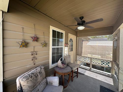 1010 Palestine St, Conroe, TX, 77301-2329 | Card Image