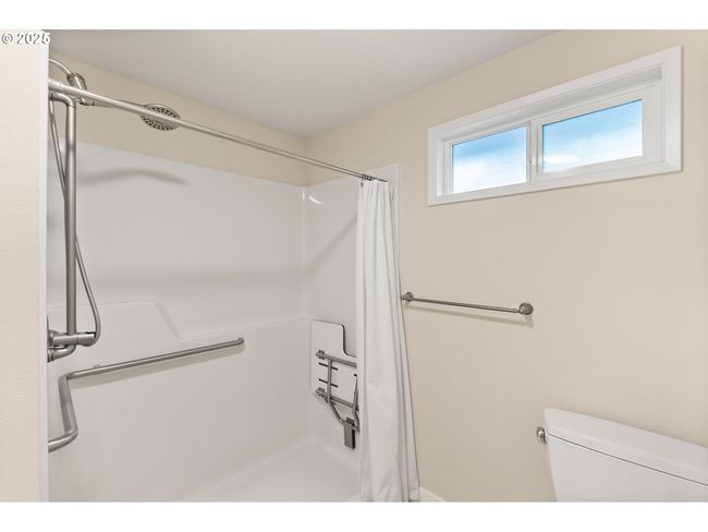 Bathroom | Image 25