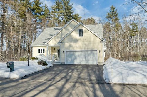 11 Vineyard Dr, Stratham, NH, 03885-6529 | Card Image