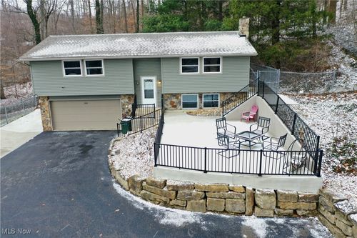 208 Northern Dr, Millersburg, OH, 44654-9710 | Card Image