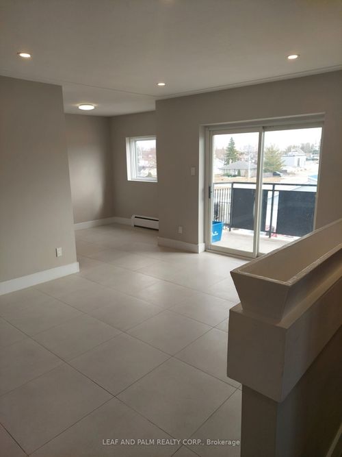 12-591 12th St, Hanover, ON, N4N1W5 | Card Image