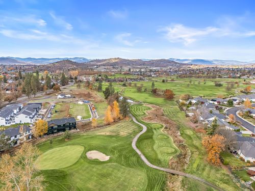 210 Bogey Ln, Eagle Point, OR, 97524-1000 | Card Image