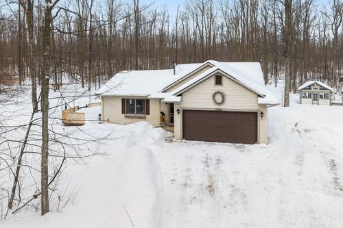 1306 Orchard Ln, Petoskey, MI, 49770-8840 | Card Image