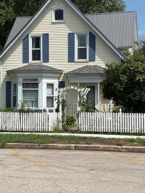 110 S Bagley Ave Avenue, BAGLEY, WI, 53801-9506 | Card Image