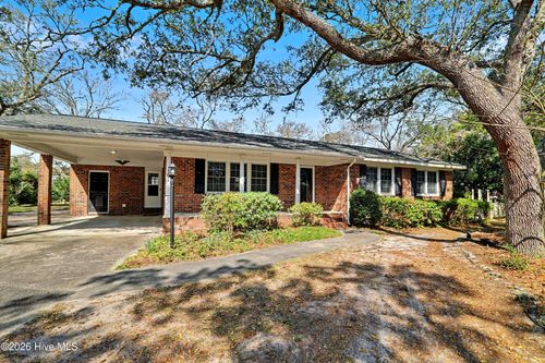 101 Ne 40th St, Oak Island, NC, 28465-5430 | Card Image