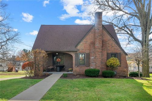 431 W Vine St, New Wilmington, PA, 16142-1408 | Card Image