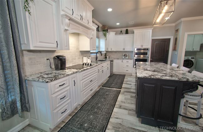 Tons of storage in the kitchen | Image 14