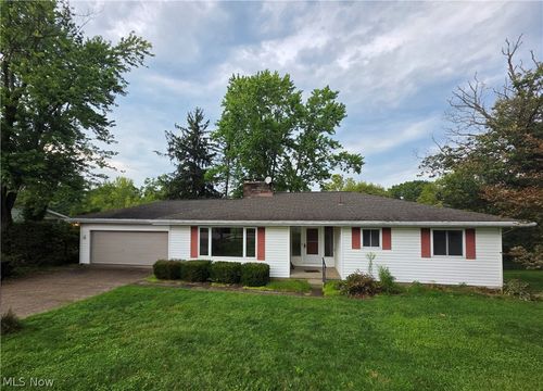 756 Ridgewood Dr, Coshocton, OH, 43812-2748 | Card Image