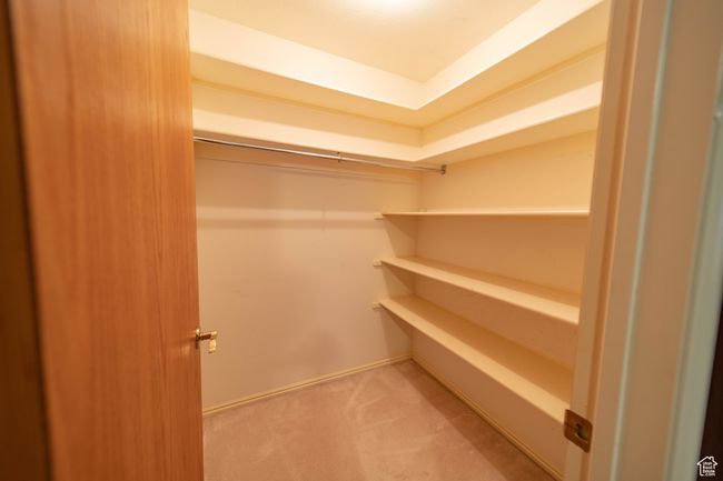 Walk-in Closet | Image 24