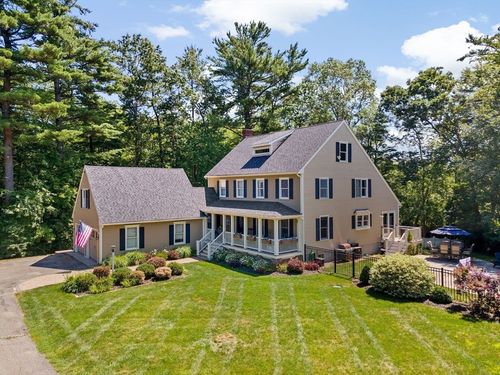 76 Union St, Hanson, MA, 02341-2002 | Card Image