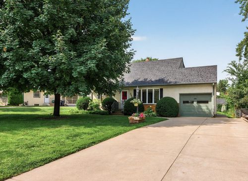 359 County Road B W, Roseville, MN, 55113-6634 | Card Image