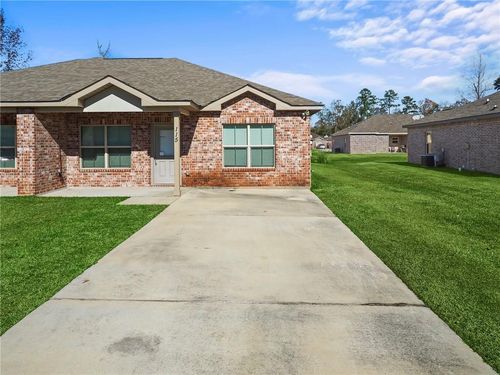 115 Village Oaks Blvd, Ponchatoula, LA, 70454-4984 | Card Image