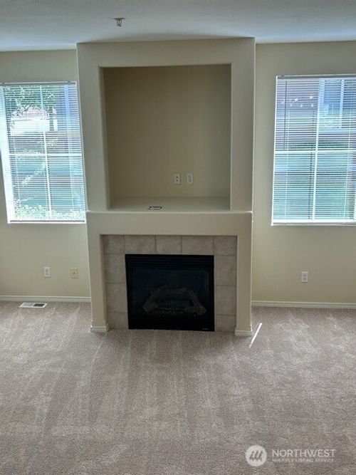 unit-b-2055 Garry Oaks Ave, Dupont, WA, 98327-7790 | Card Image